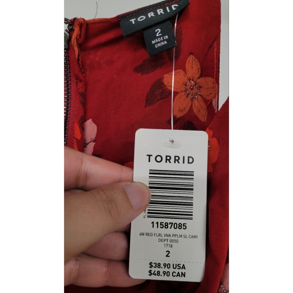 NWT | Torrid Red Floral V-Neck Peplum Tank Top - Picture 3 of 6